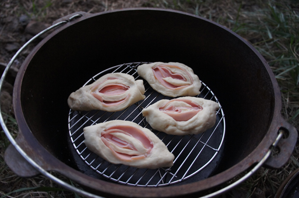 ダッチオーブン パン